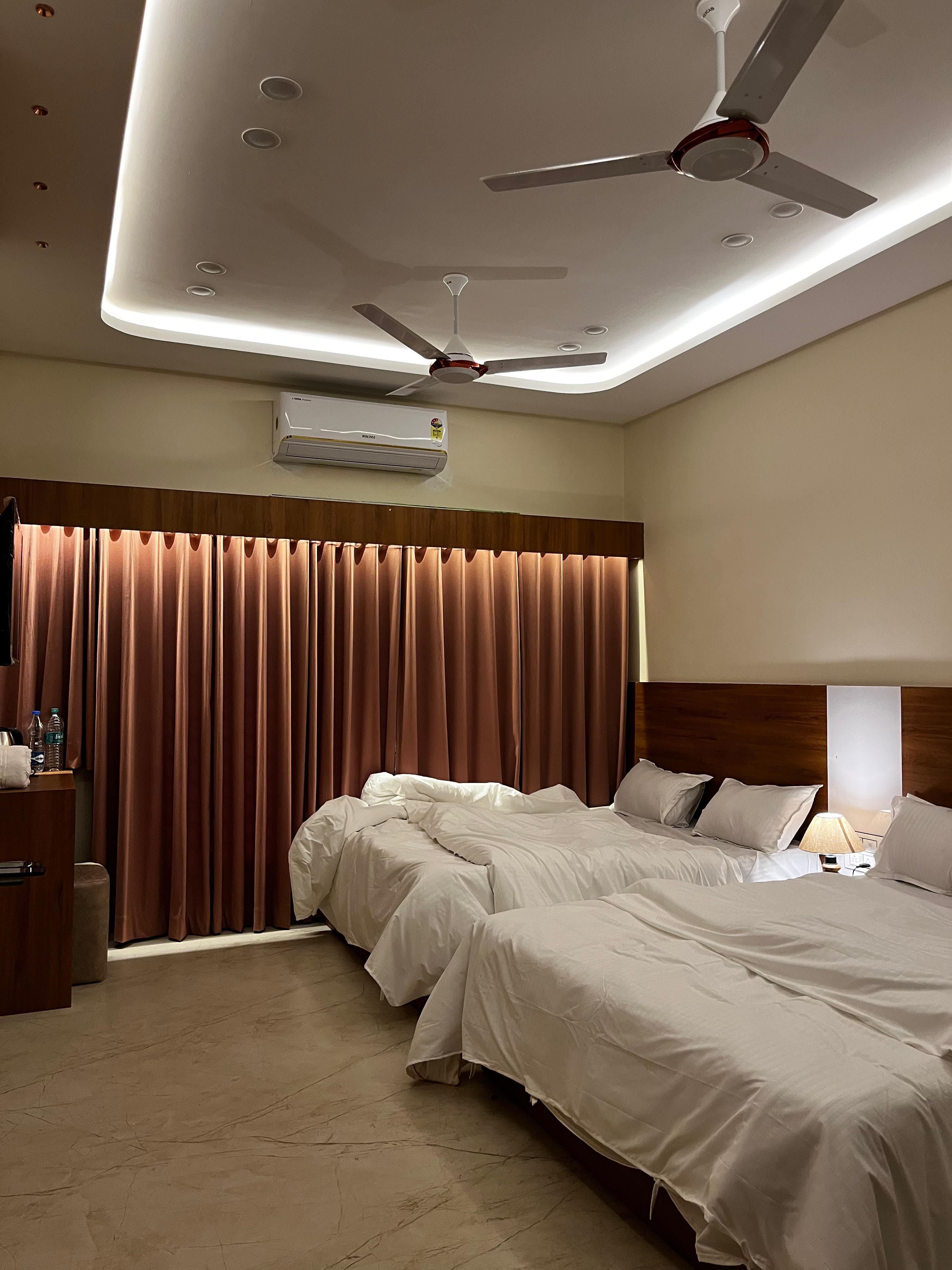 Pearl Homestay Ujjain - Washroom in Quad Room(103)